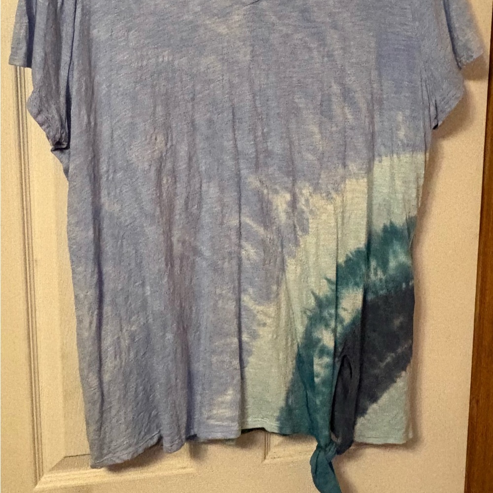 Lane Bryant shirt size 22/24.